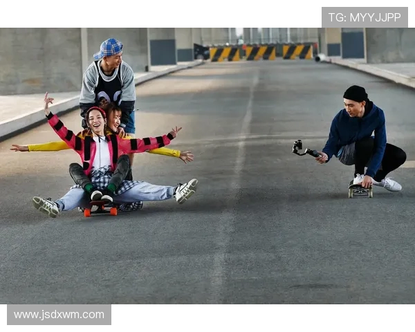 重庆滑板队战术揭秘:滑板巨献背后的团队默契与技巧分析